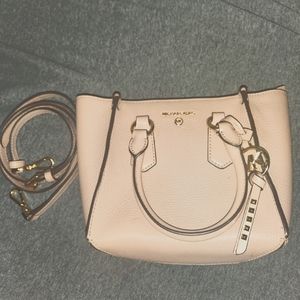 Michael kors crossbody purse